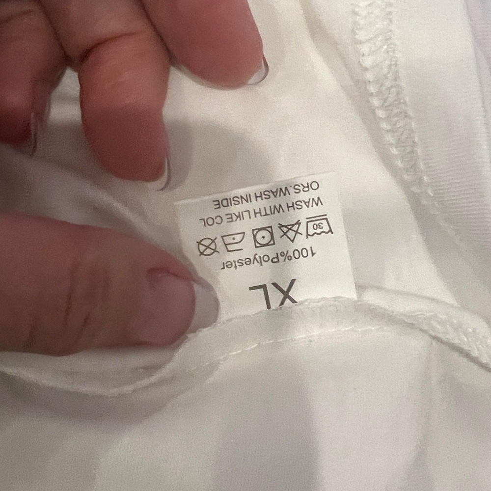 White Graphic Sleeveless Shirt - Picture 7 of 8